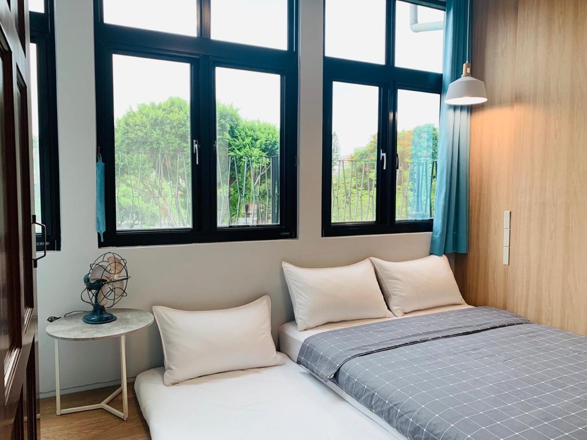 OYAJI Guesthouse - 台南可包棟民宿-依入住人數開放房型配置計價 非開放全部房型 可接受再訂房-含10人以上四臥室 其餘9人以下三臥室-本館為官方認證環保旅宿 臺南市民宿261號 Eksteriør billede