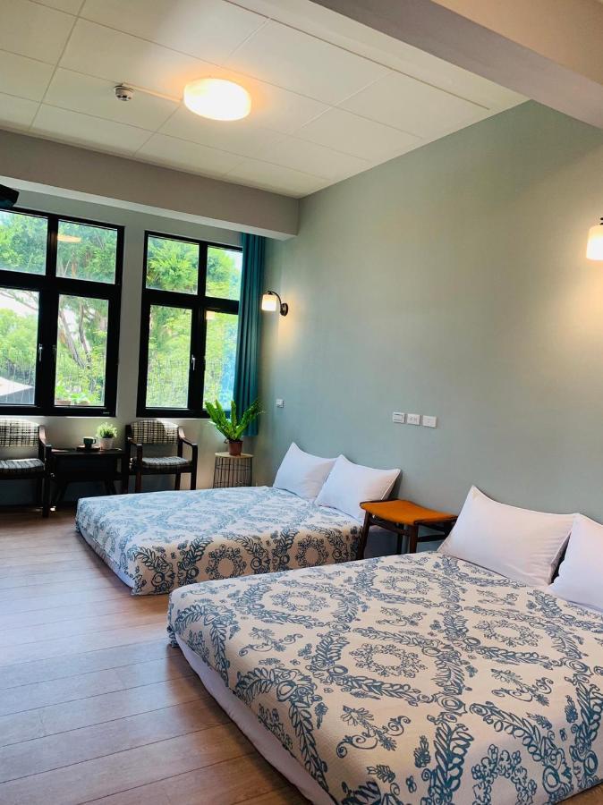 OYAJI Guesthouse - 台南可包棟民宿-依入住人數開放房型配置計價 非開放全部房型 可接受再訂房-含10人以上四臥室 其餘9人以下三臥室-本館為官方認證環保旅宿 臺南市民宿261號 Eksteriør billede