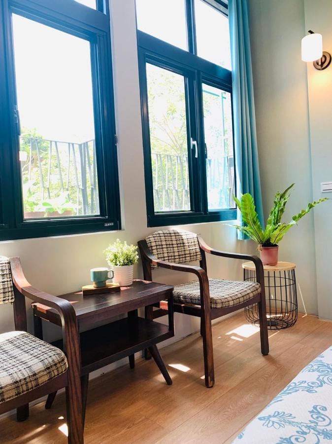 OYAJI Guesthouse - 台南可包棟民宿-依入住人數開放房型配置計價 非開放全部房型 可接受再訂房-含10人以上四臥室 其餘9人以下三臥室-本館為官方認證環保旅宿 臺南市民宿261號 Eksteriør billede