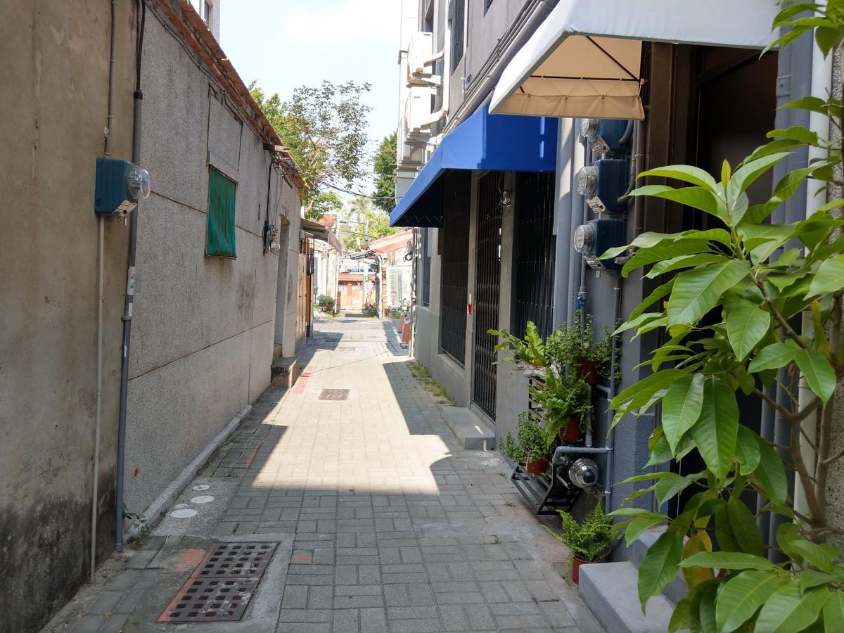 OYAJI Guesthouse - 台南可包棟民宿-依入住人數開放房型配置計價 非開放全部房型 可接受再訂房-含10人以上四臥室 其餘9人以下三臥室-本館為官方認證環保旅宿 臺南市民宿261號 Eksteriør billede